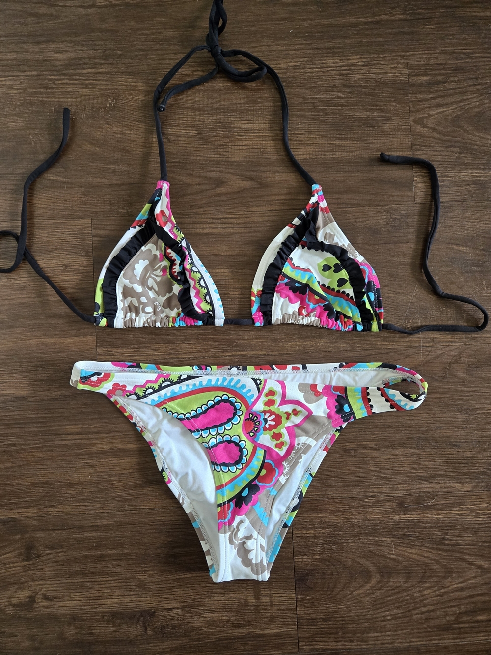 OndadeMar Paisley Ruffle Trim String Bikini Set